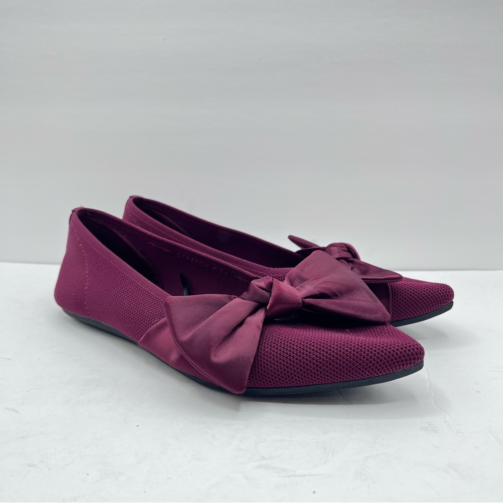 Skechers Women’s Sz 9 Cleo point Classy Burgundy Flats with Bow Detail Work
